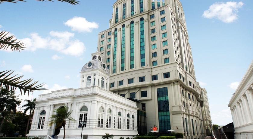 Grand City Hall Hotel & Serviced Residences Medan Exterior photo