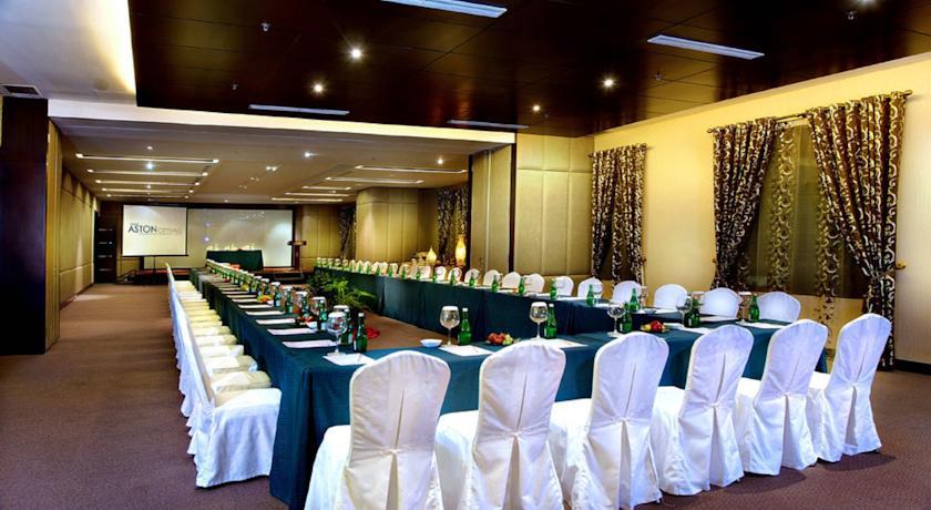 Grand City Hall Hotel & Serviced Residences Medan Exterior photo