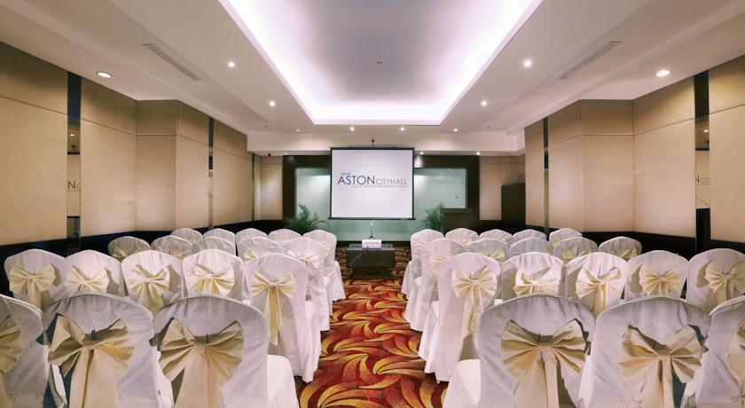 Grand City Hall Hotel & Serviced Residences Medan Exterior photo