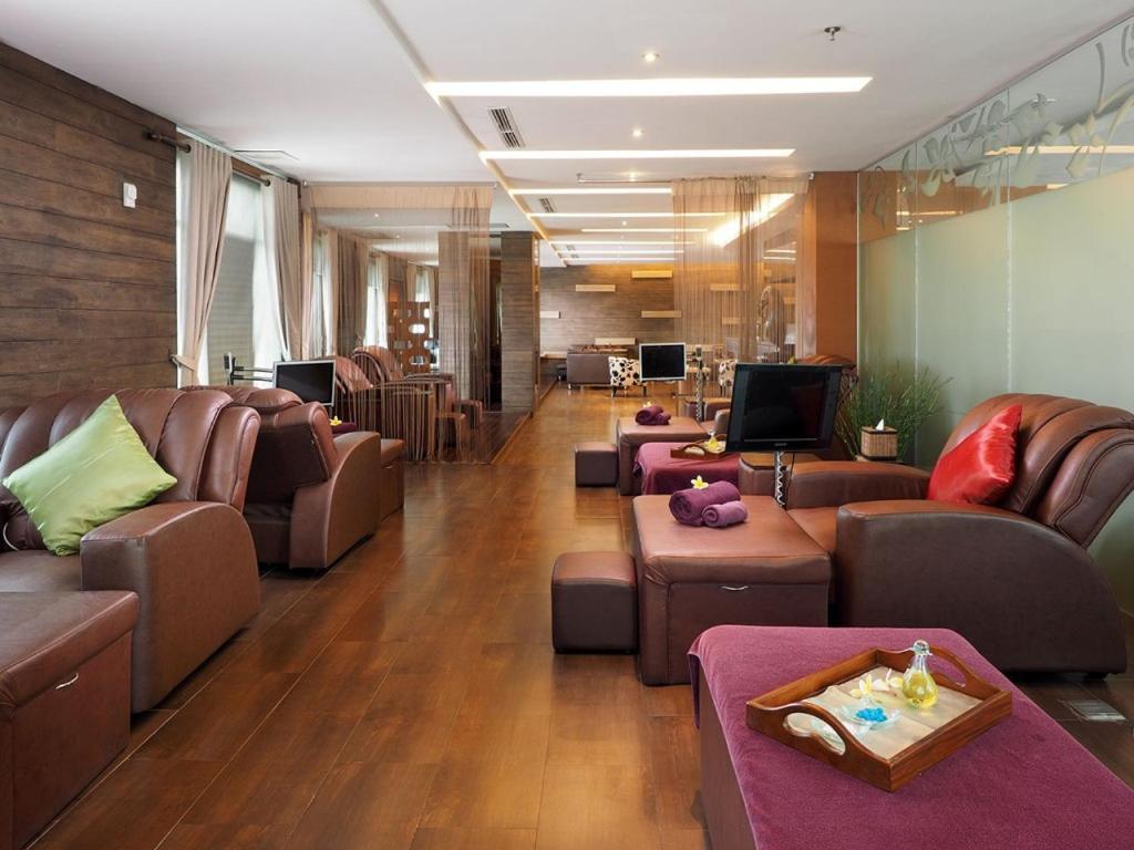 Grand City Hall Hotel & Serviced Residences Medan Exterior photo