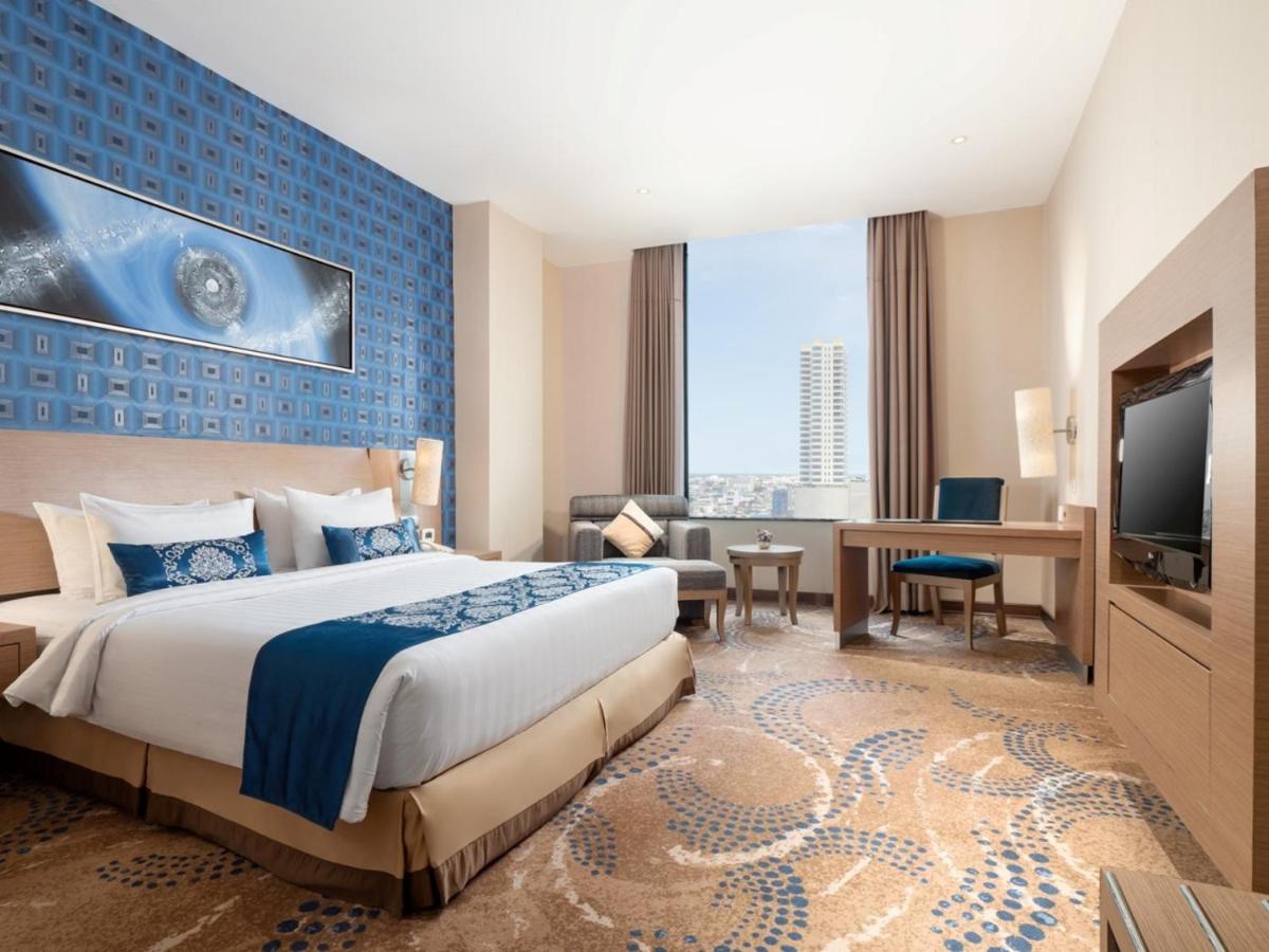 Grand City Hall Hotel & Serviced Residences Medan Exterior photo