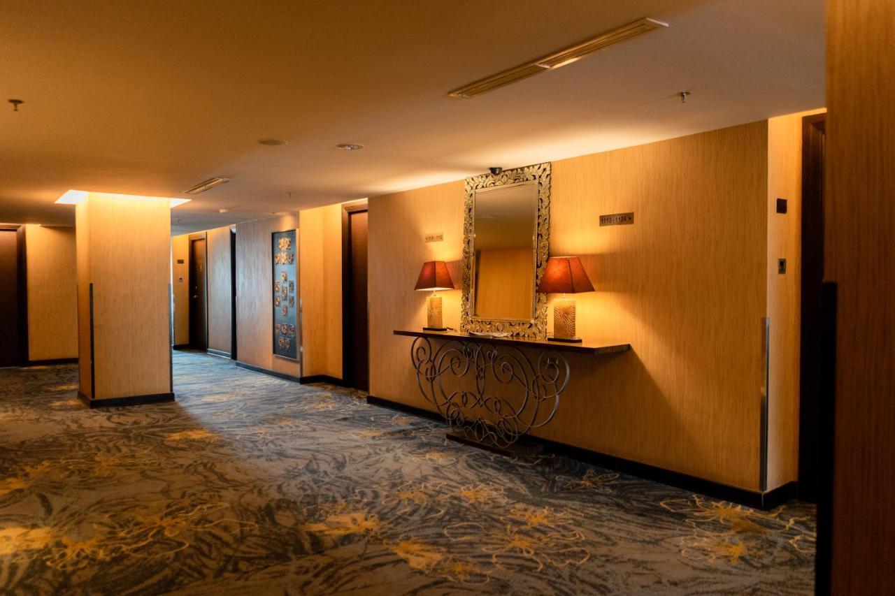 Grand City Hall Hotel & Serviced Residences Medan Exterior photo