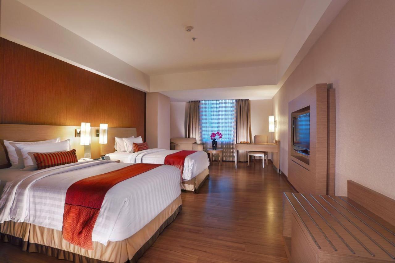 Grand City Hall Hotel & Serviced Residences Medan Exterior photo